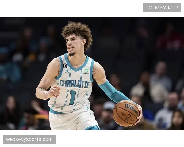 黄蜂11战10胜强势崛起 拉梅洛·鲍尔组织进攻愈发从容